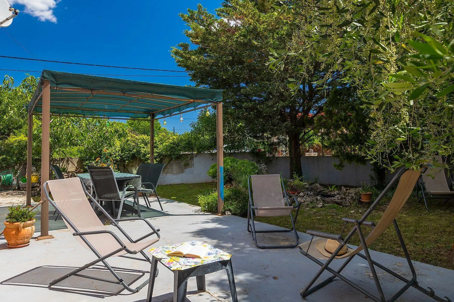 Komplett Umzaeuntes Ferienhaus Mit Klima, Wlan Rakalj 크로아티아
